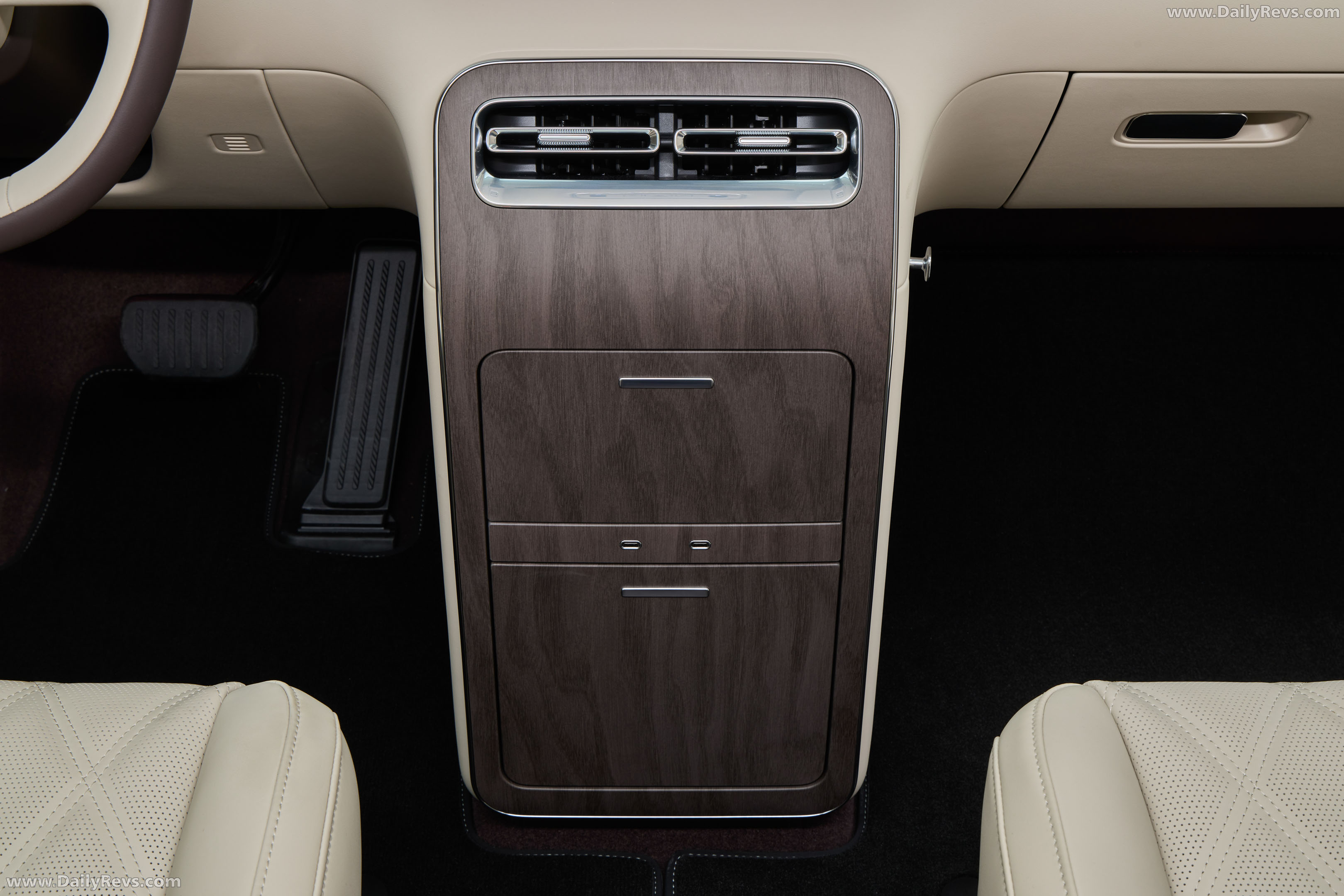 2027 Xiaomi SkyNomad N70 Max Interior