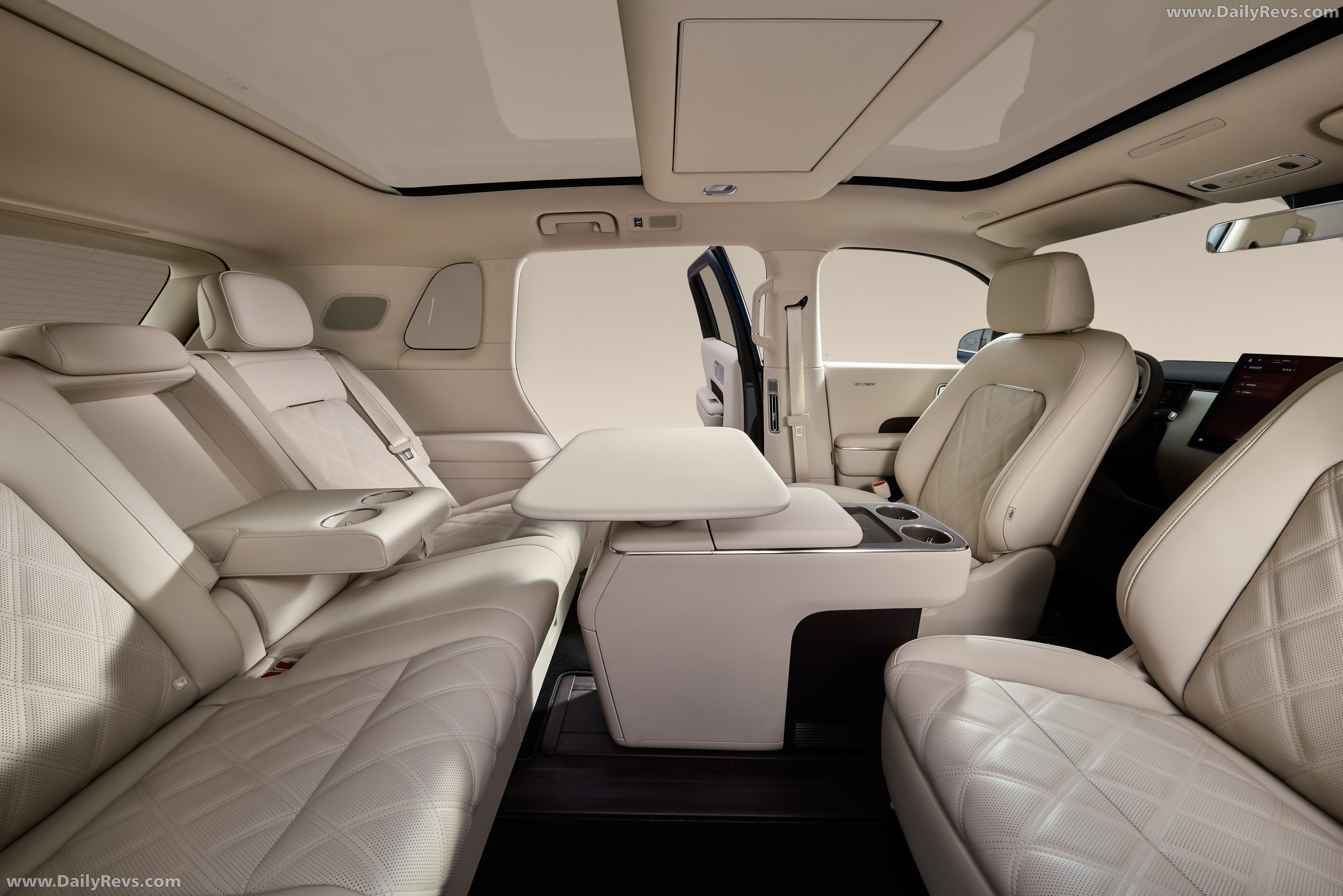 2027 Xiaomi SkyNomad N70 Max Interior