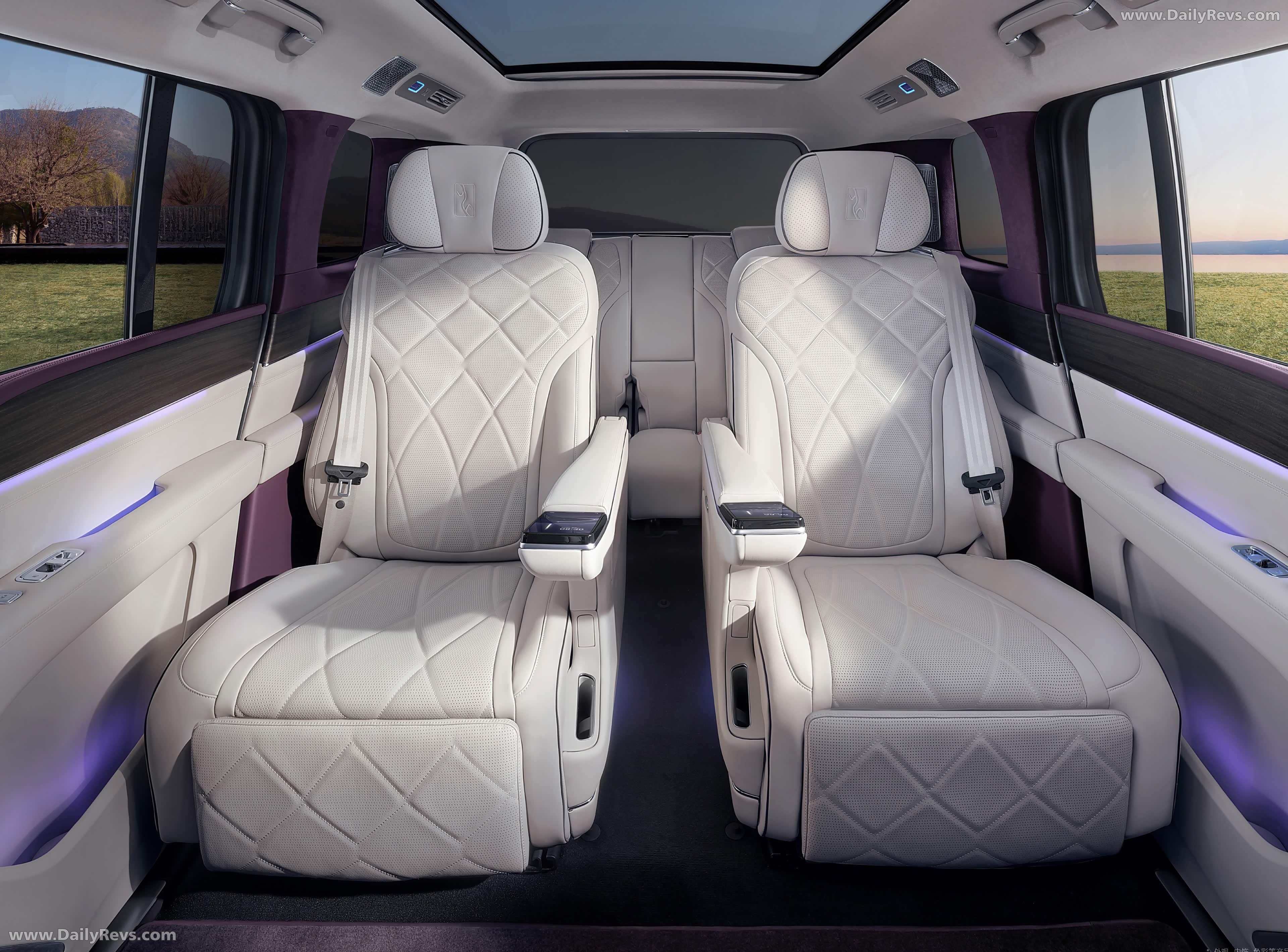 2026 YangWang U8L Interior
