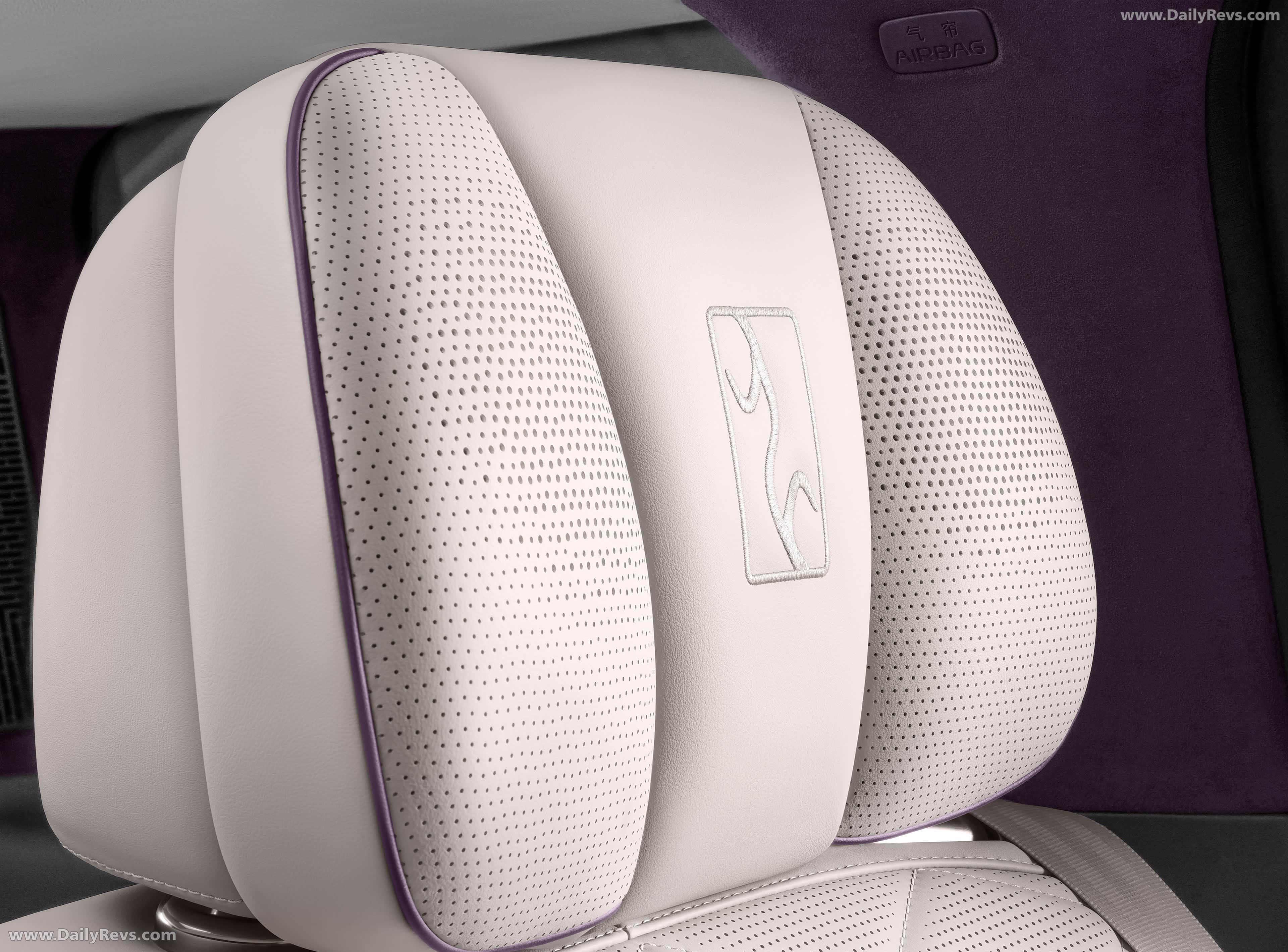 2026 YangWang U8L Interior