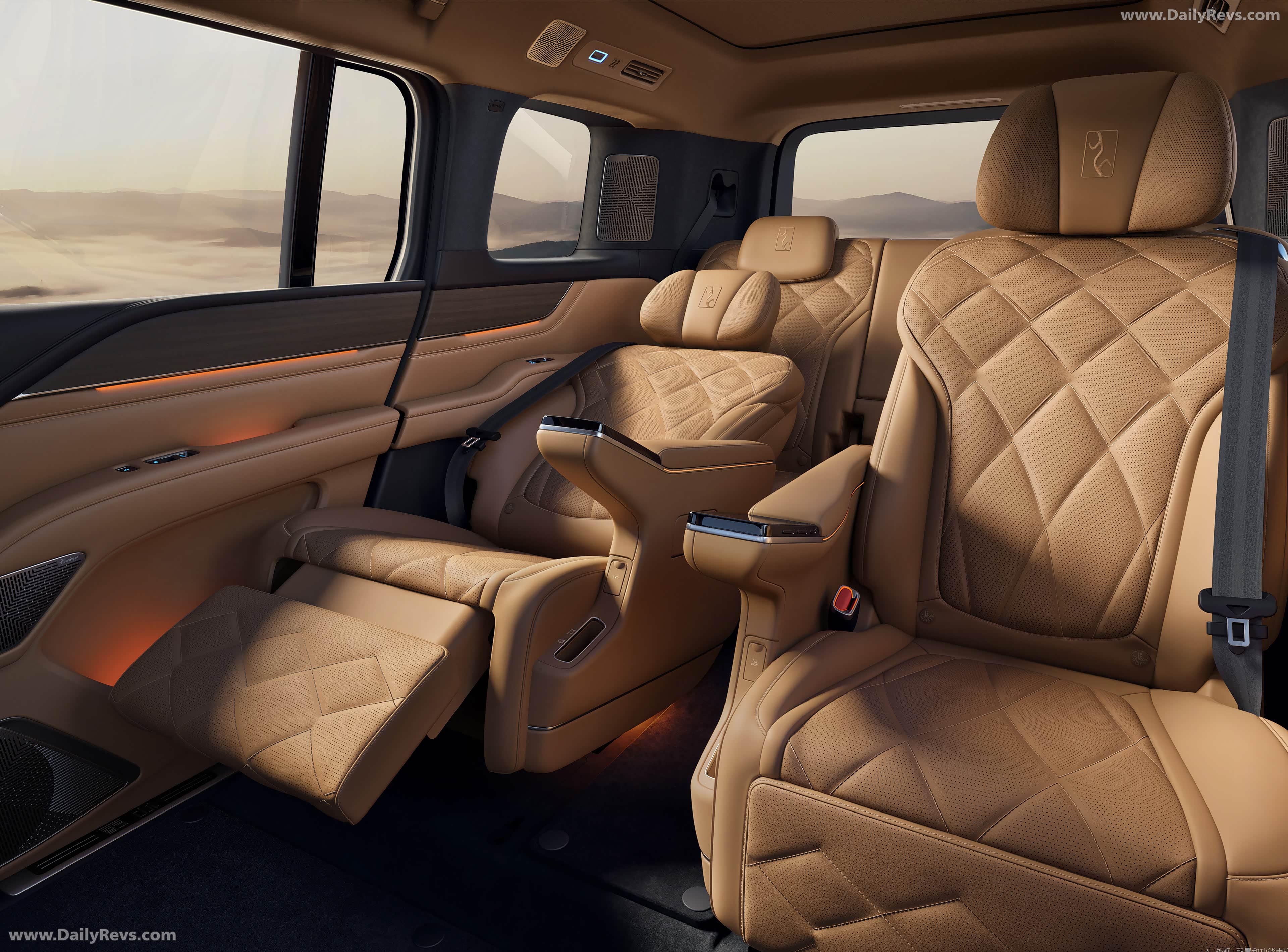 2026 YangWang U8L Interior