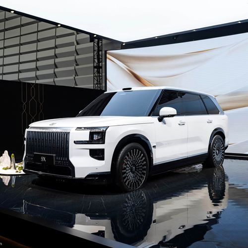 2026 Zeekr 9X Arctic White Front View