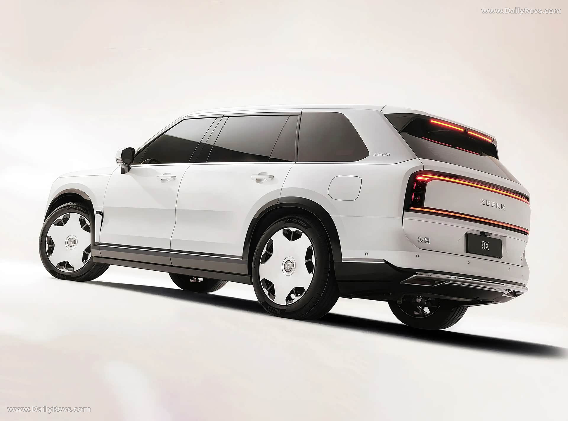 2026 Zeekr 9X Arctic White Rear View