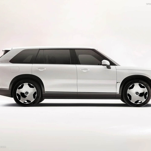2026 Zeekr 9X Arctic White Side View