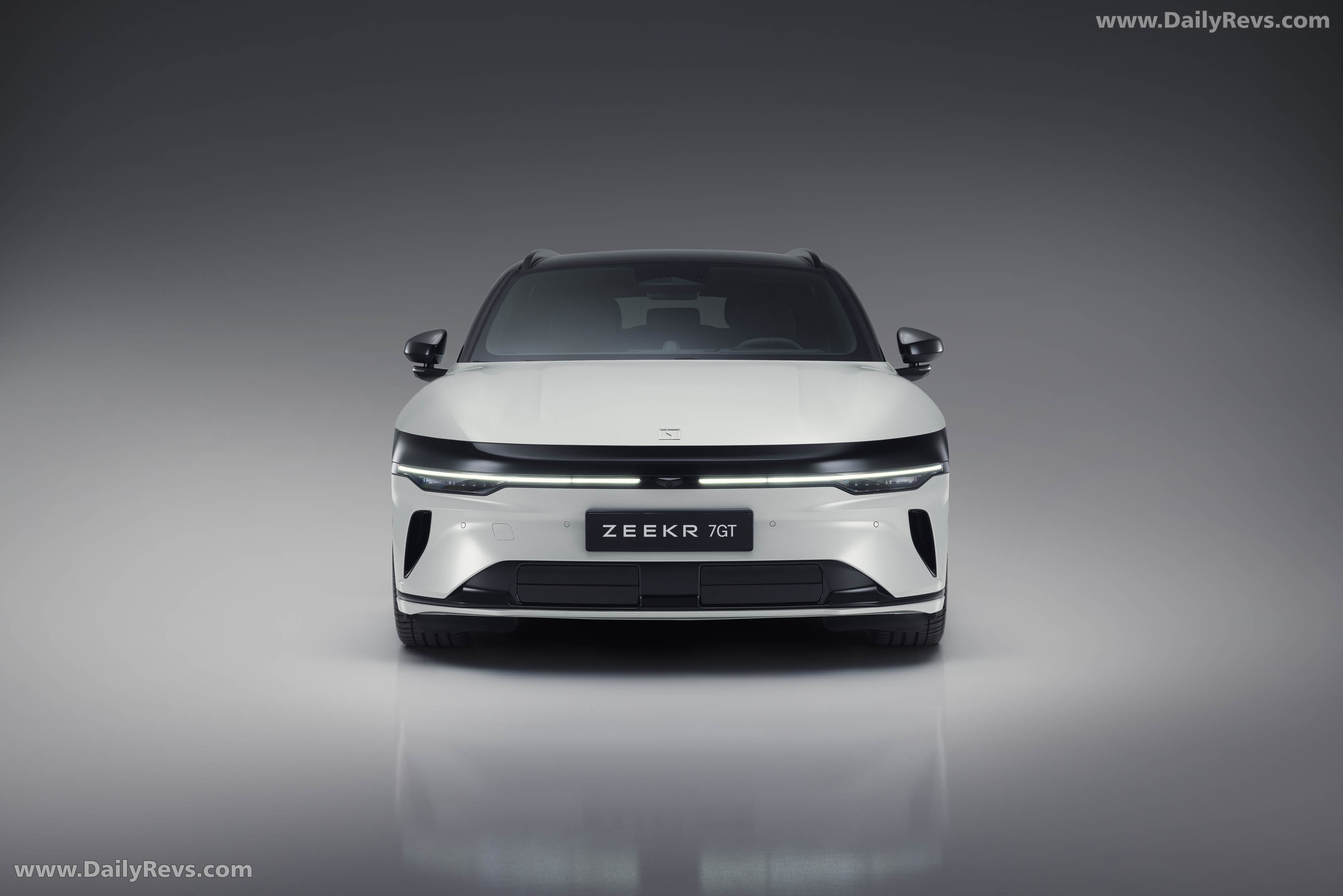 2027 Zeekr 7GT Front View