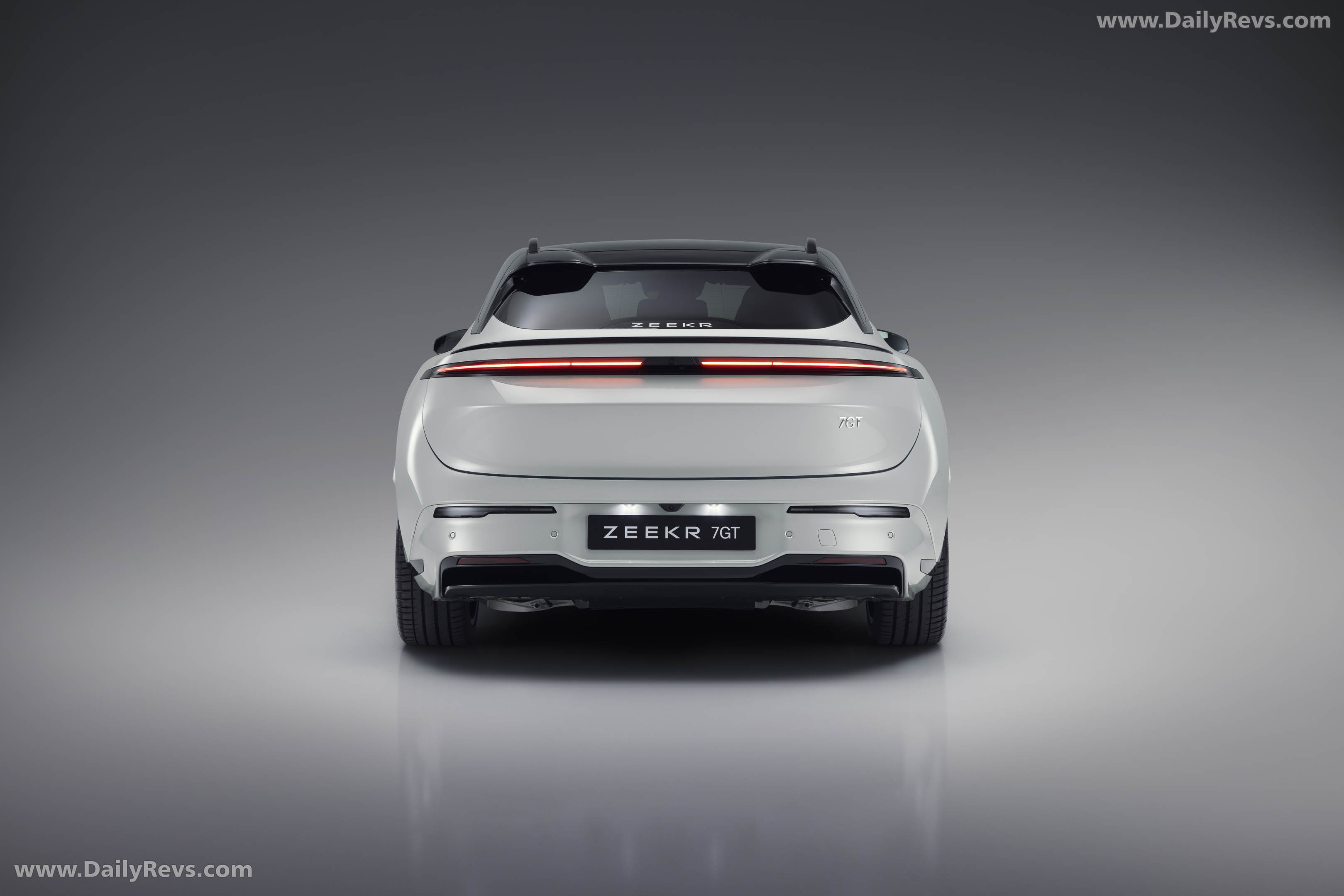 2027 Zeekr 7GT Rear View