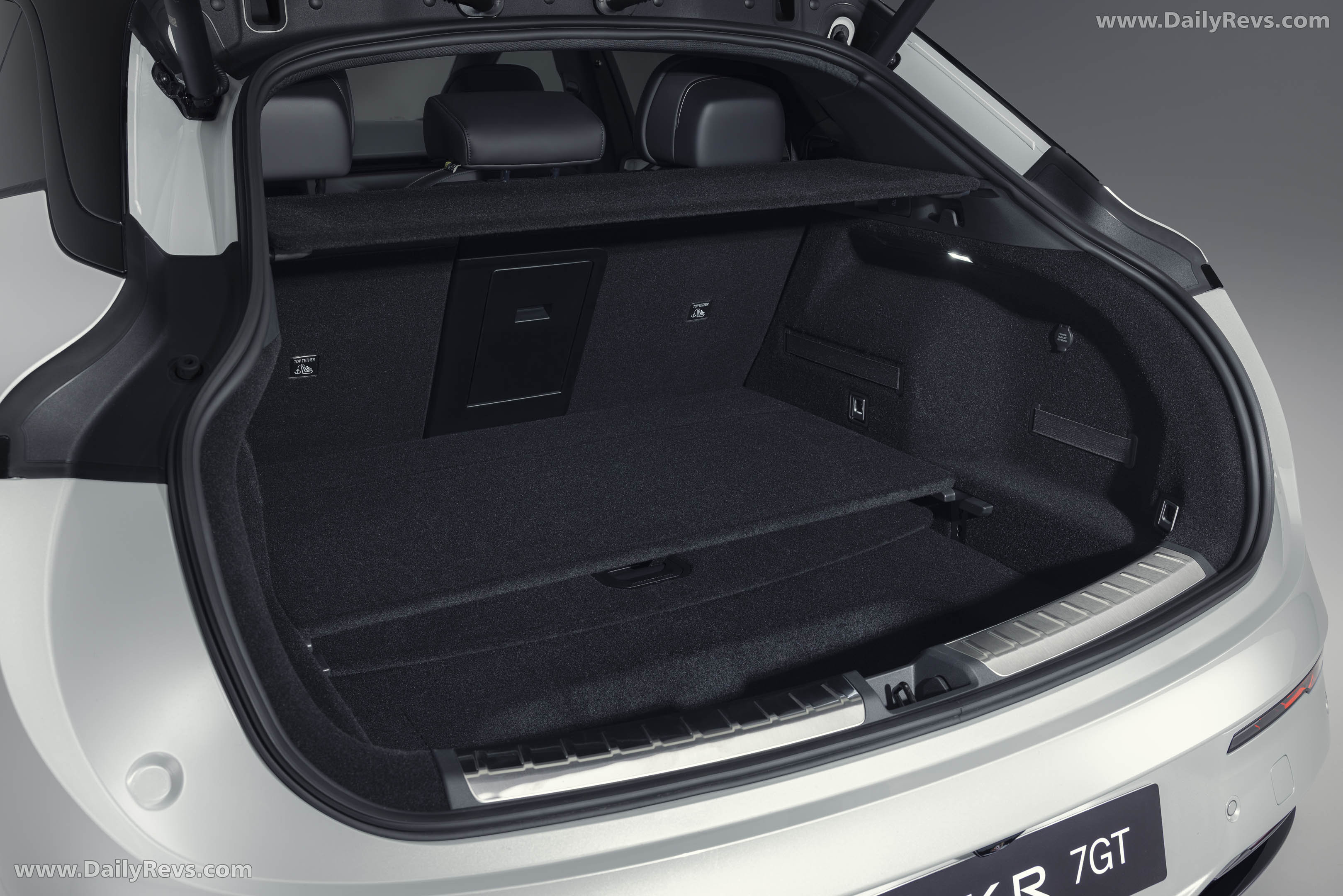 2027 Zeekr 7GT Interior
