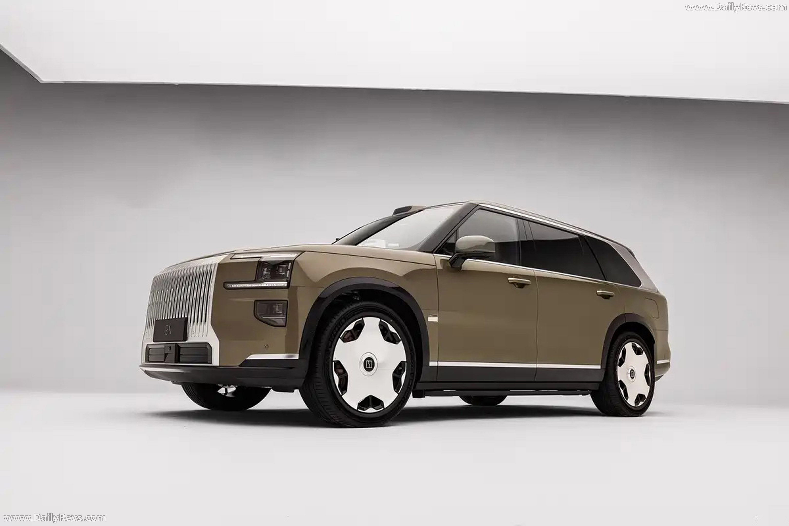 2026 Zeekr 9X Wild Brown Front View