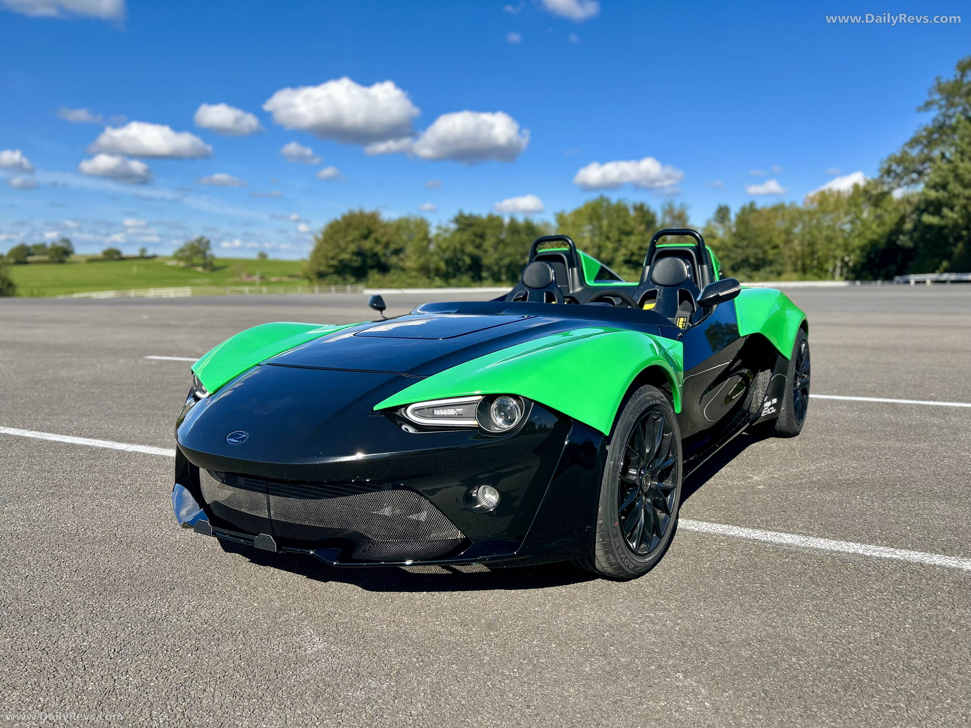 2025 Zenos E10 RZ Front View