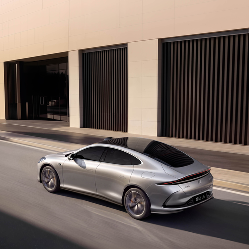 2026 Zhiji L6 Jimmy Choo Edition Rear View