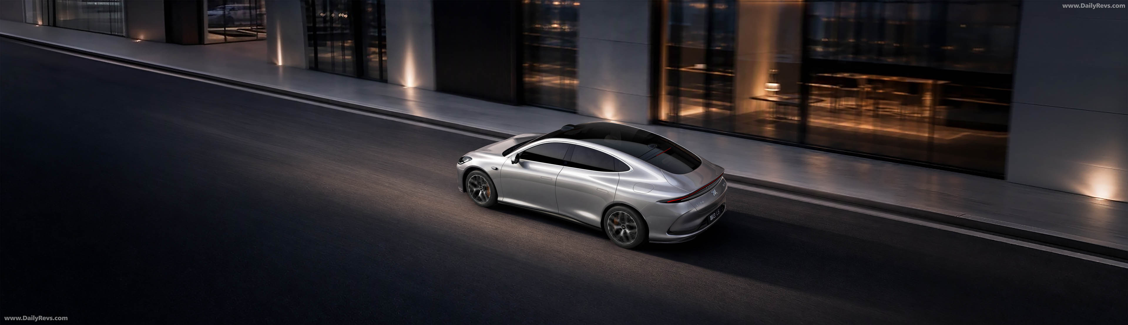 2026 Zhiji L6 Jimmy Choo Edition Rear View