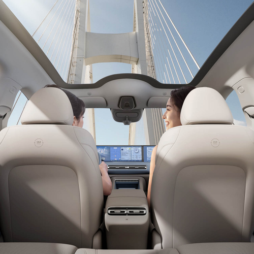 2026 Zhiji L6 Jimmy Choo Edition Interior