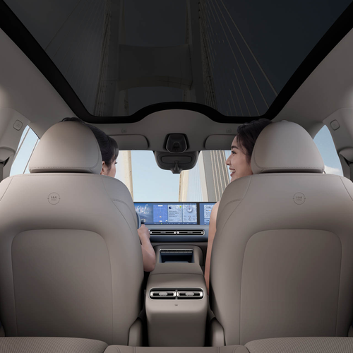 2026 Zhiji L6 Jimmy Choo Edition Interior