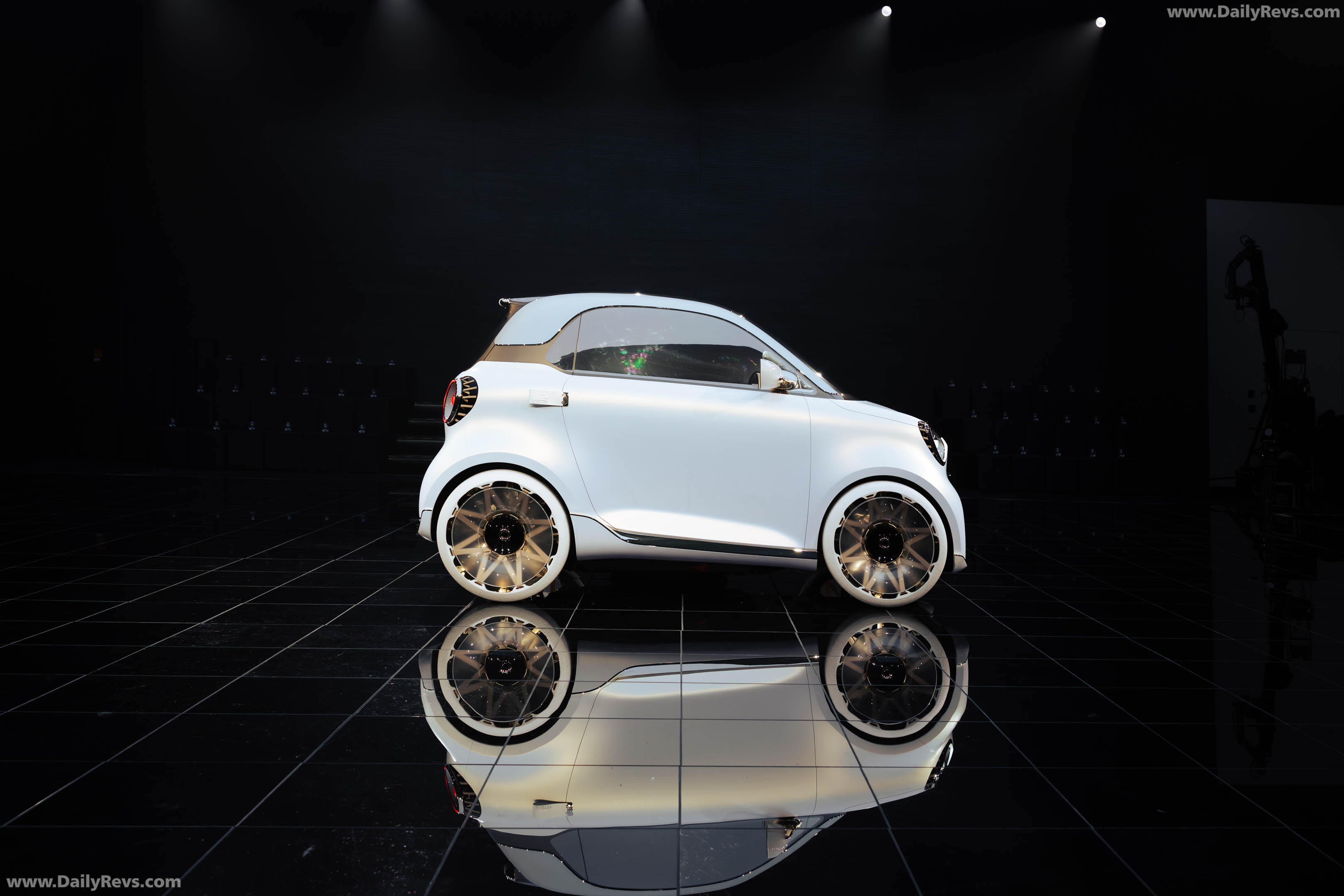 2026 Smart Concept #2 – Electric Fortwo Successor 2026 Smart Concept #2 electric two-seat city car shown in side profile