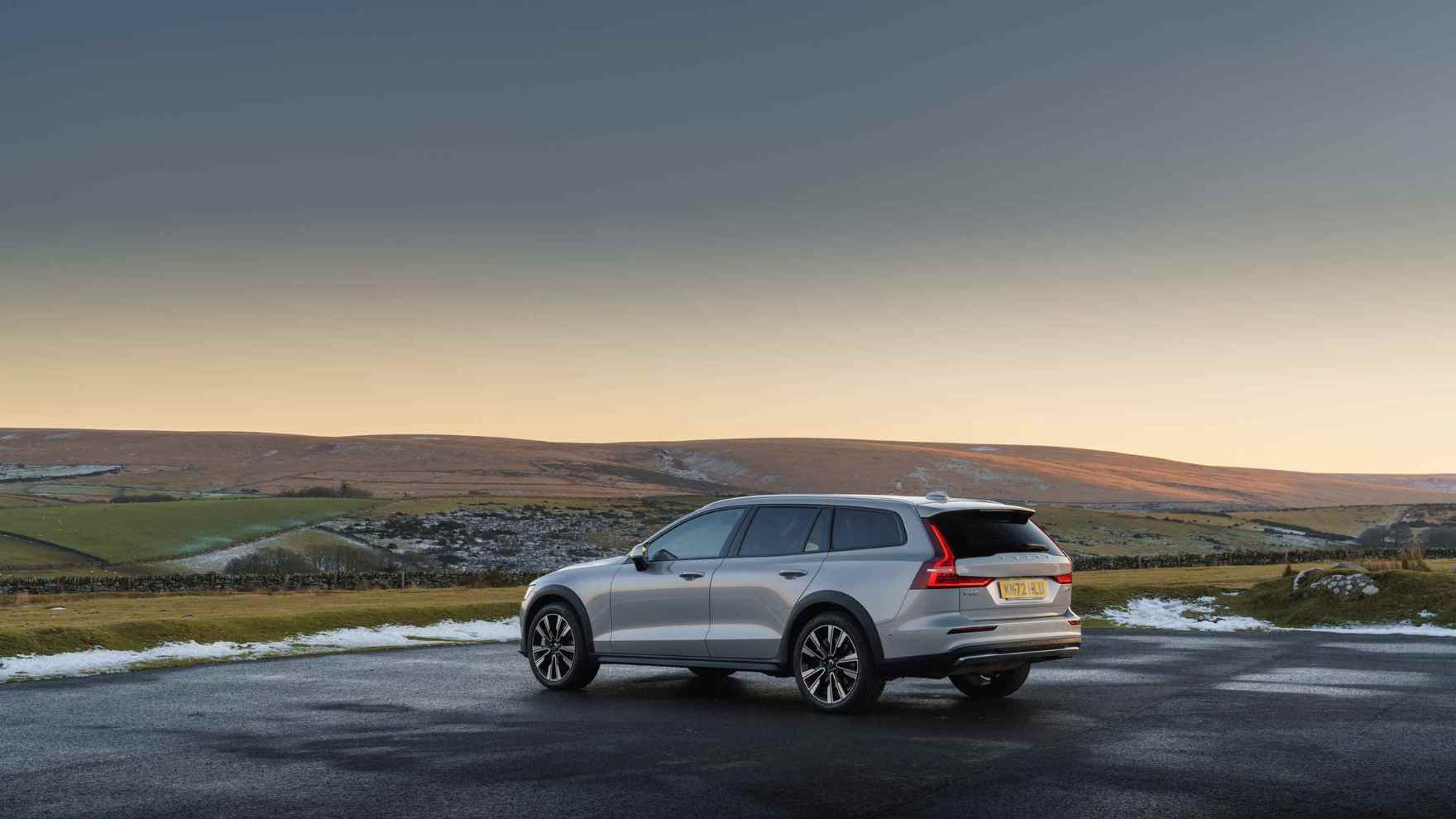 Image gallery of 2023 Volvo V60 Cross Country Ultimate 2023 Volvo V60 Cross Country Ultimate image gallery