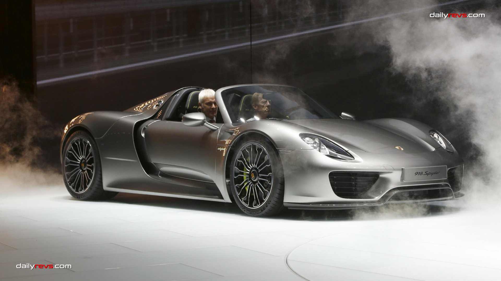 Image Gallery of the Porsche 918 hypercar